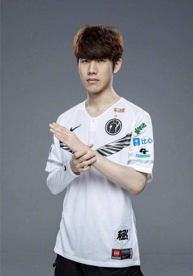 前V5教练：如果RNG不还清钱 联盟就停止RNG的选手注册 续约和转会