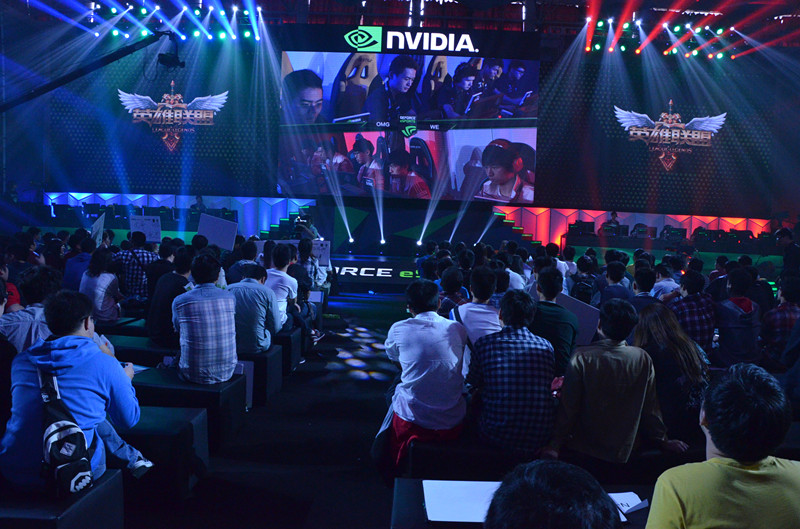 LNG官博分享季后赛西安日记：半决赛第二天选手教练对位训练！